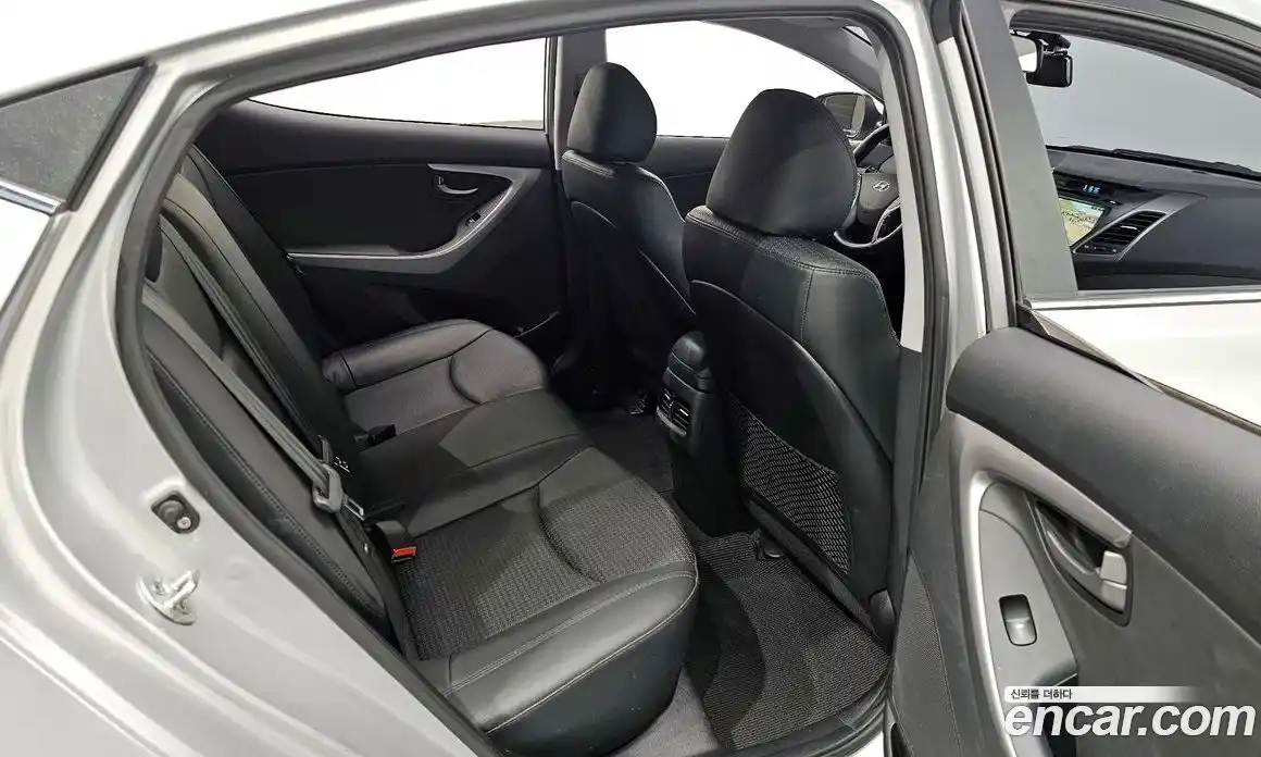 Hyundai Avante 2014 1.6 автомат (гидро), фото 17