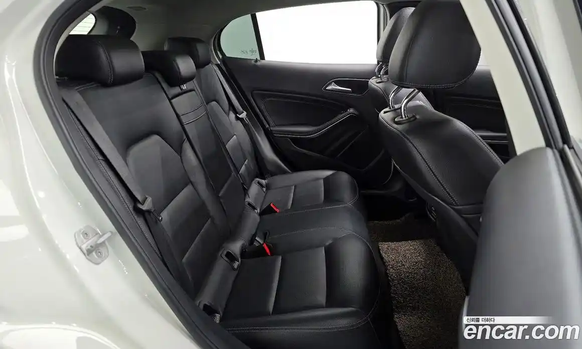 Mercedes-Benz GLA-Class 2016 2.1 гидро, фото 11 Mercedes-Benz GLA-Class 2016 2.1 гидро, фото 11