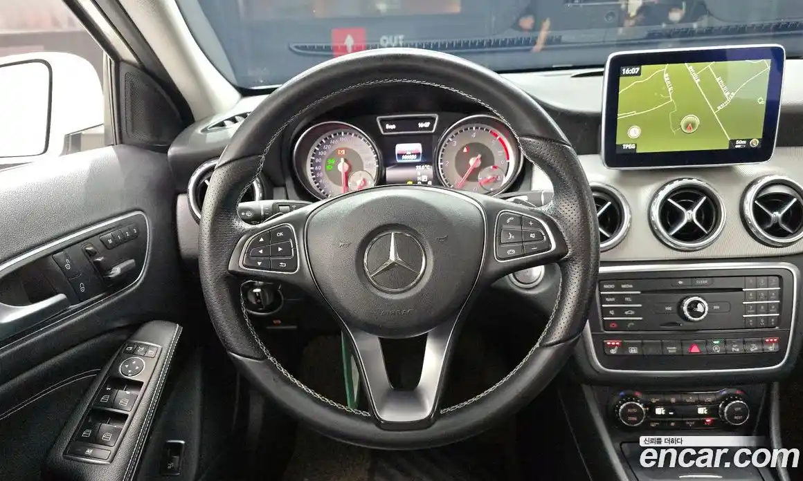 Mercedes-Benz GLA-Class 2016 2.1 гидро, фото 13 Mercedes-Benz GLA-Class 2016 2.1 гидро, фото 13