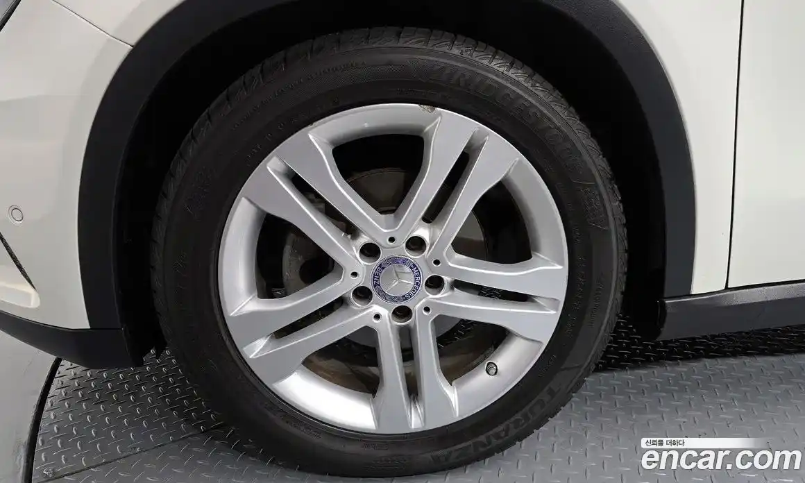 Mercedes-Benz GLA-Class 2016 2.1 гидро, фото 5 Mercedes-Benz GLA-Class 2016 2.1 гидро, фото 5