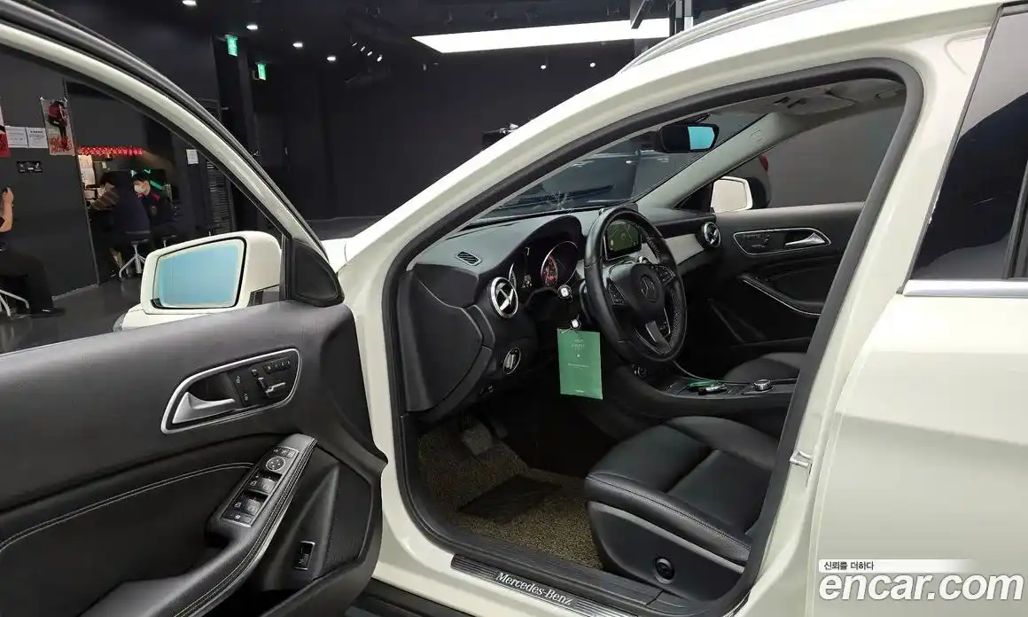 Mercedes-Benz GLA-Class 2016 2.1 гидро, фото 10 Mercedes-Benz GLA-Class 2016 2.1 гидро, фото 10