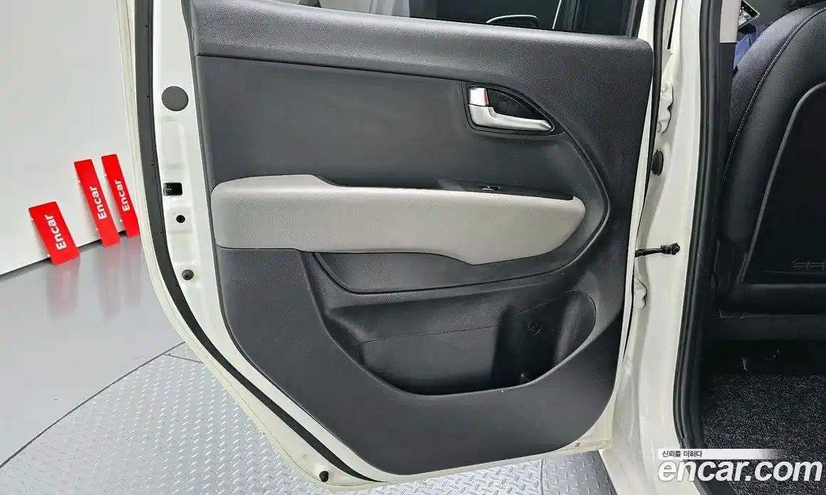 Kia Ray 2022 1.0 автомат (гидро), фото 15