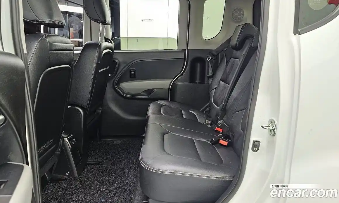 Kia Ray 2022 1.0 автомат (гидро), фото 18