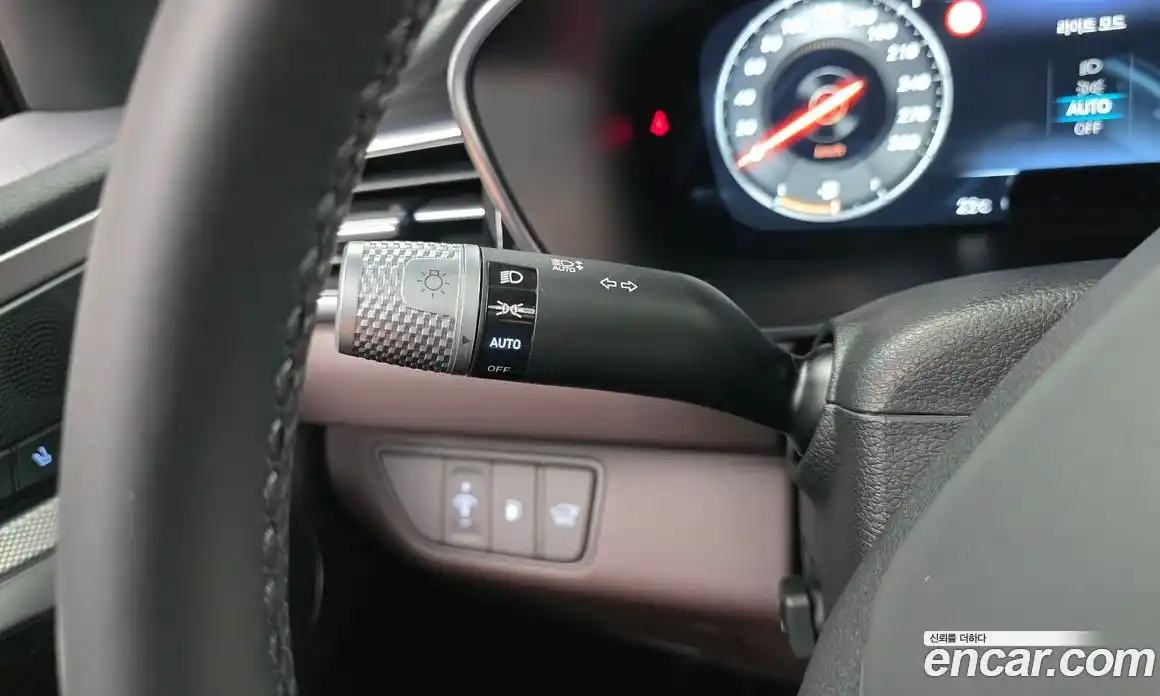 Genesis G70 2024 2.5 автомат (гидро), фото 25