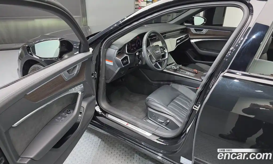 Audi A6 2024 2.0 автомат (гидро), фото 13