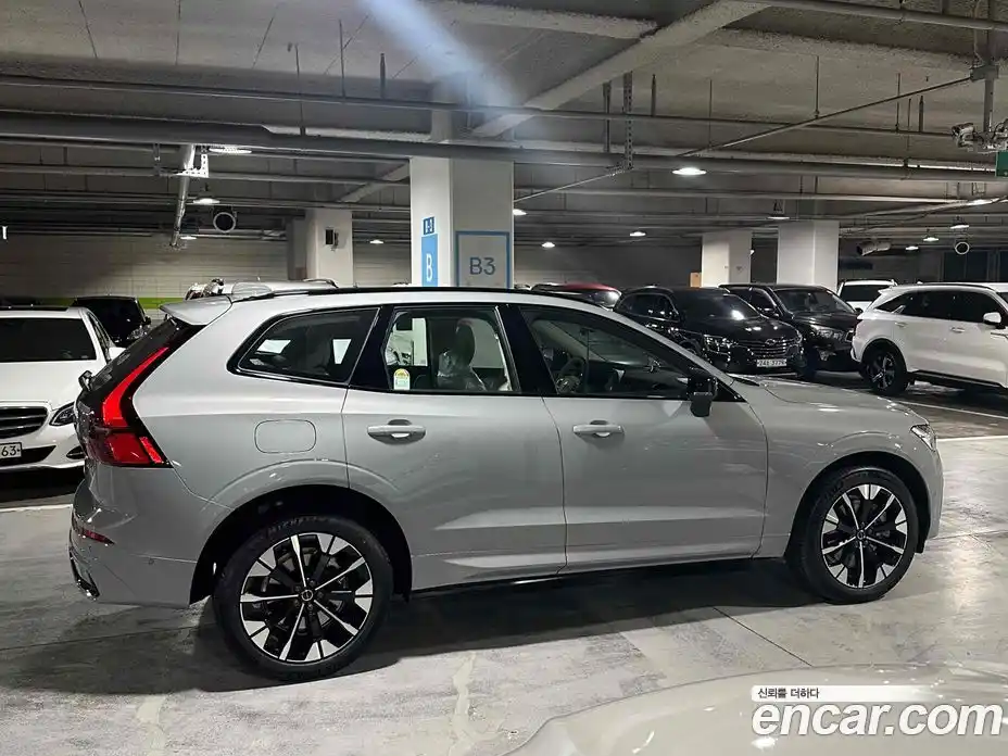 Volvo XC60 2026 2.0 автомат (гидро), фото 3