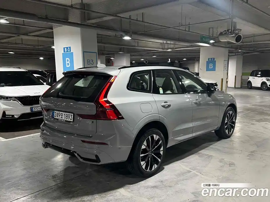 Volvo XC60 2026 2.0 автомат (гидро), фото 4