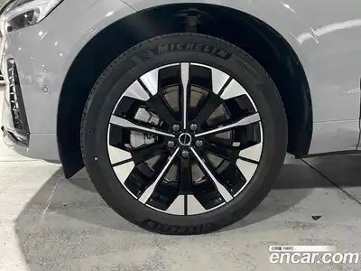 Volvo XC60 2026 2.0 автомат (гидро), миниатюра 9