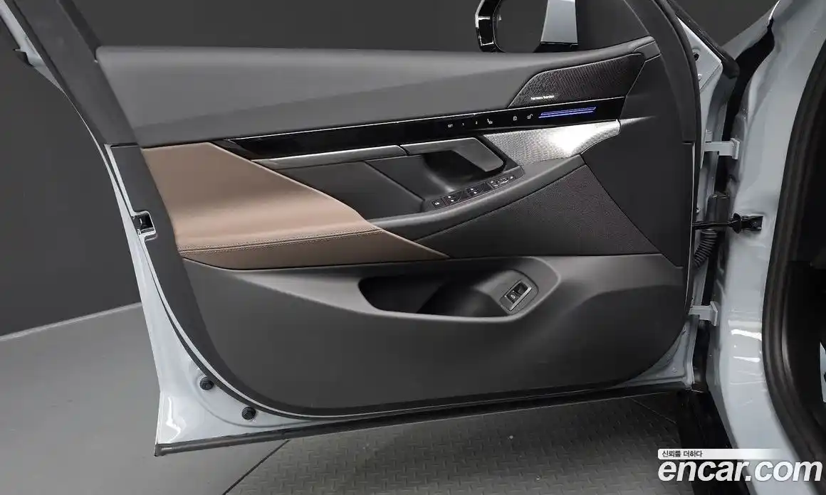 BMW 5 серия 2024 2.0 автомат (гидро), фото 14