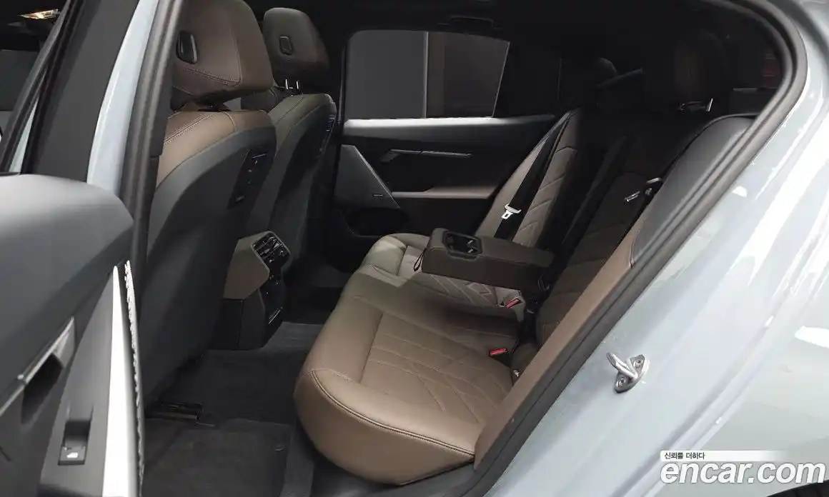 BMW 5 серия 2024 2.0 автомат (гидро), фото 16