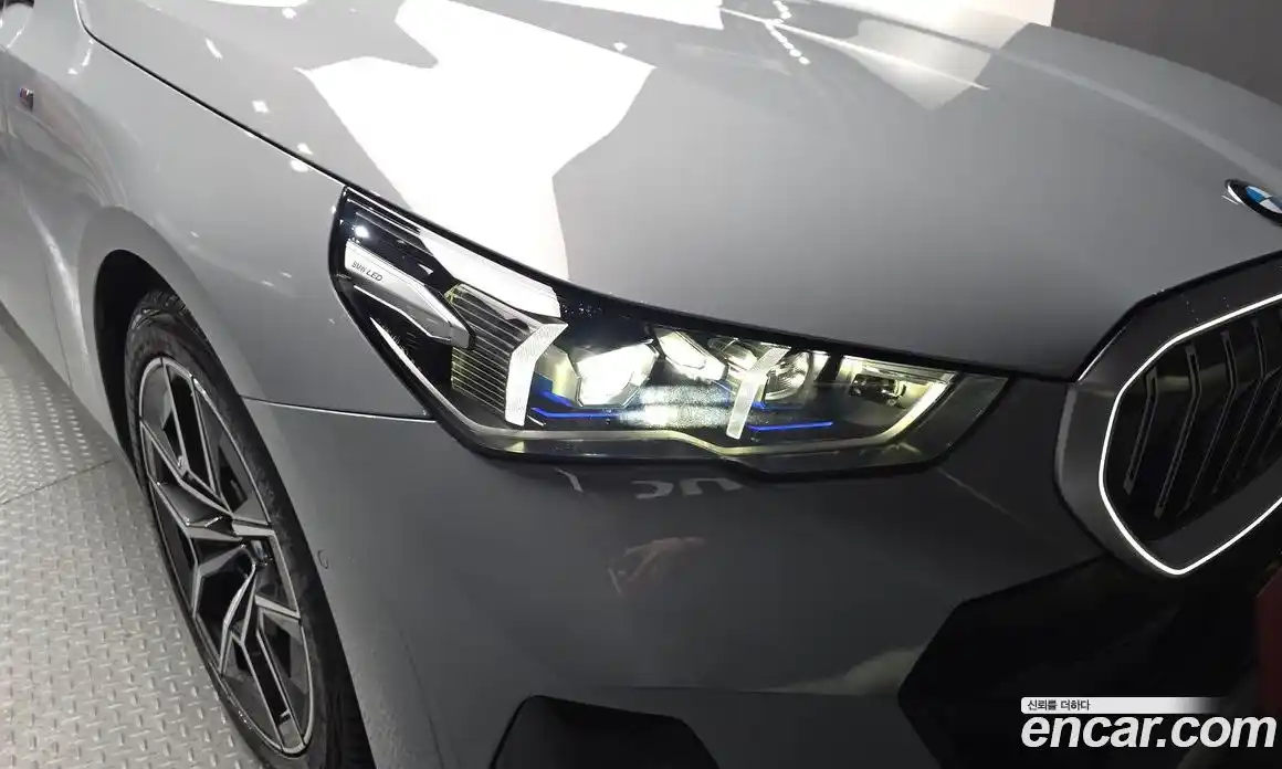 BMW 5 серия 2024 2.0 автомат (гидро), фото 8