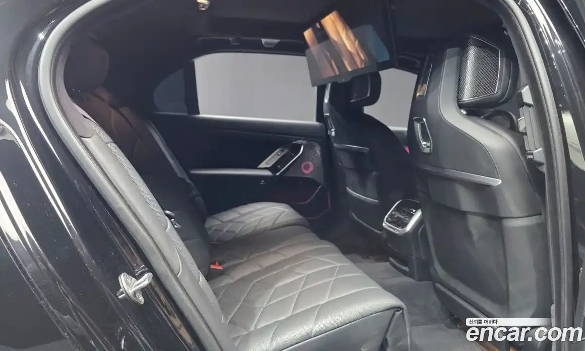 BMW i7 2024 0.3 автомат (гидро), фото 12