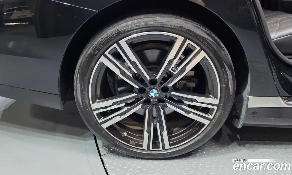 BMW i7 2024 0.3 автомат (гидро), фото 5