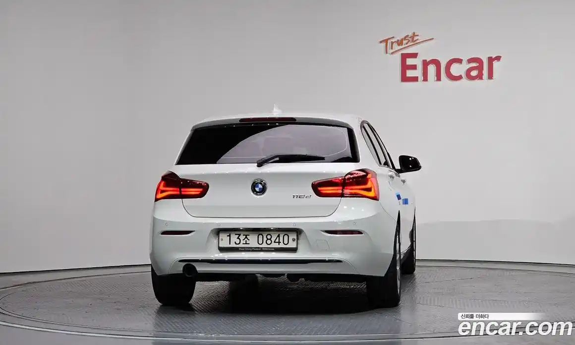BMW 1 серия 2016 2.0 автомат (гидро), фото 4