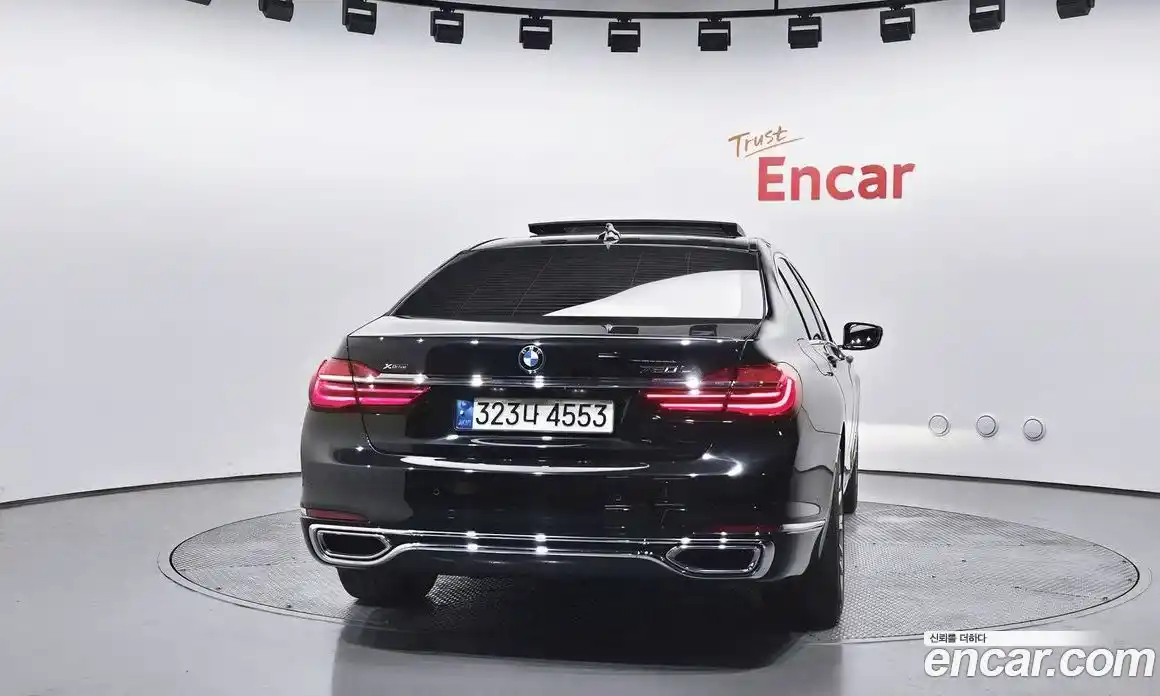 BMW 7 серия 2018 4.4 автомат (гидро), фото 4