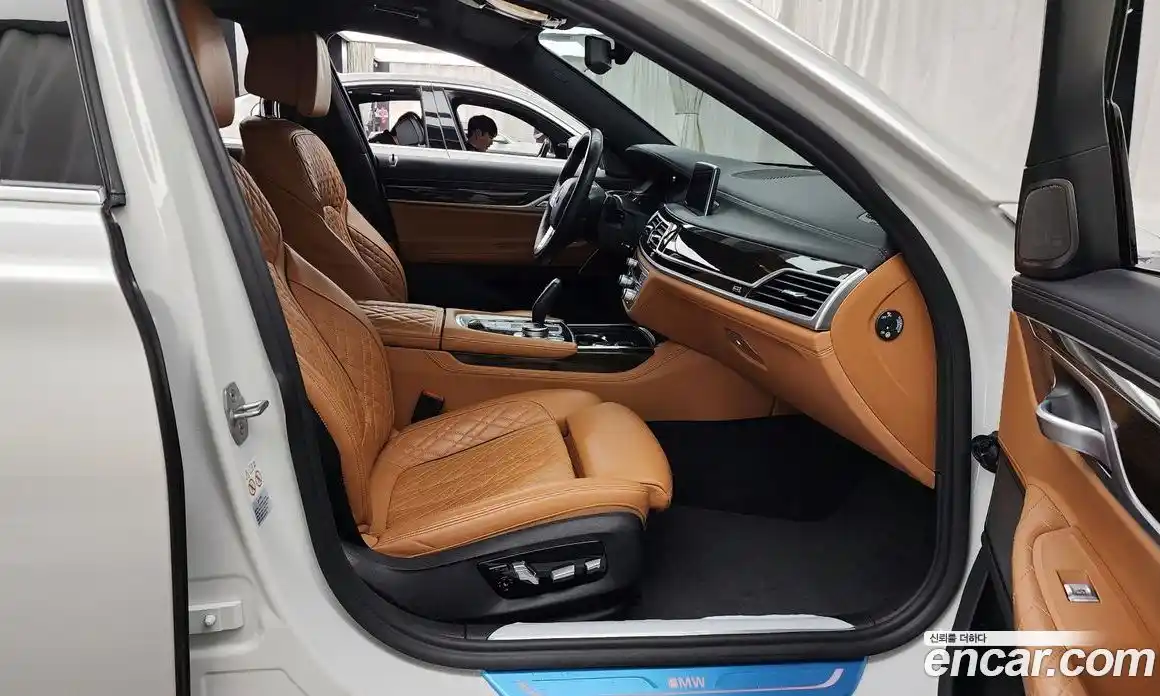 BMW 7 серия 2022 3.0 автомат (гидро), фото 16