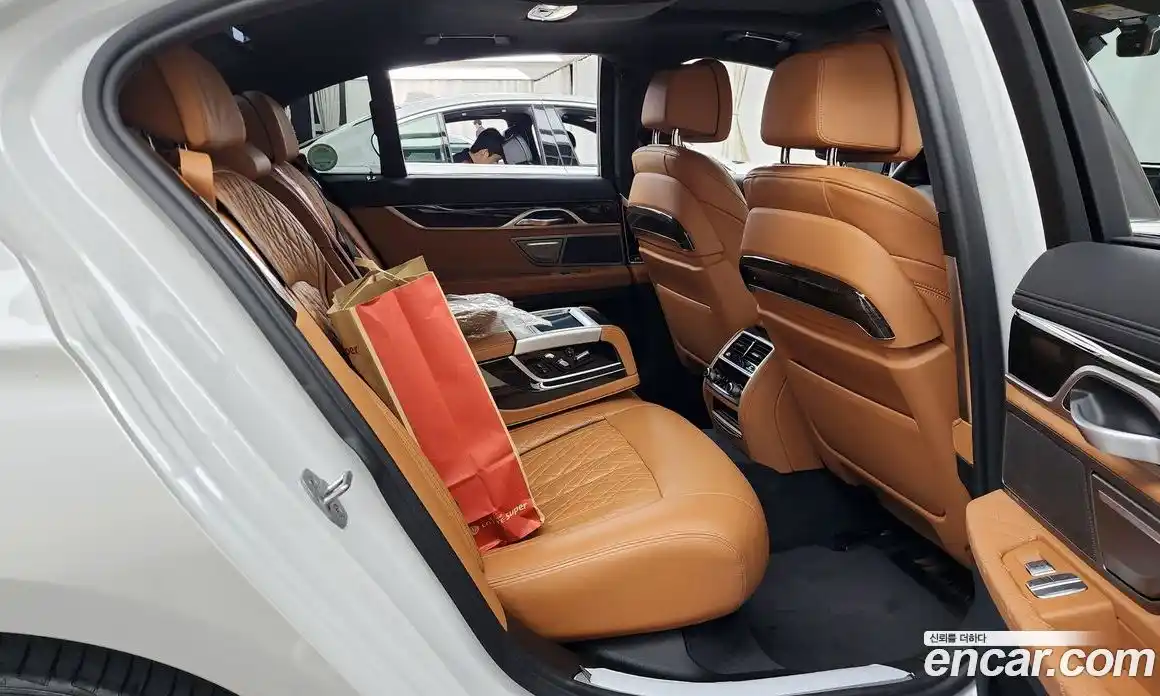 BMW 7 серия 2022 3.0 автомат (гидро), фото 17