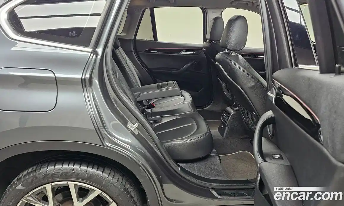 BMW X1 2022 2.0 автомат (гидро), фото 12