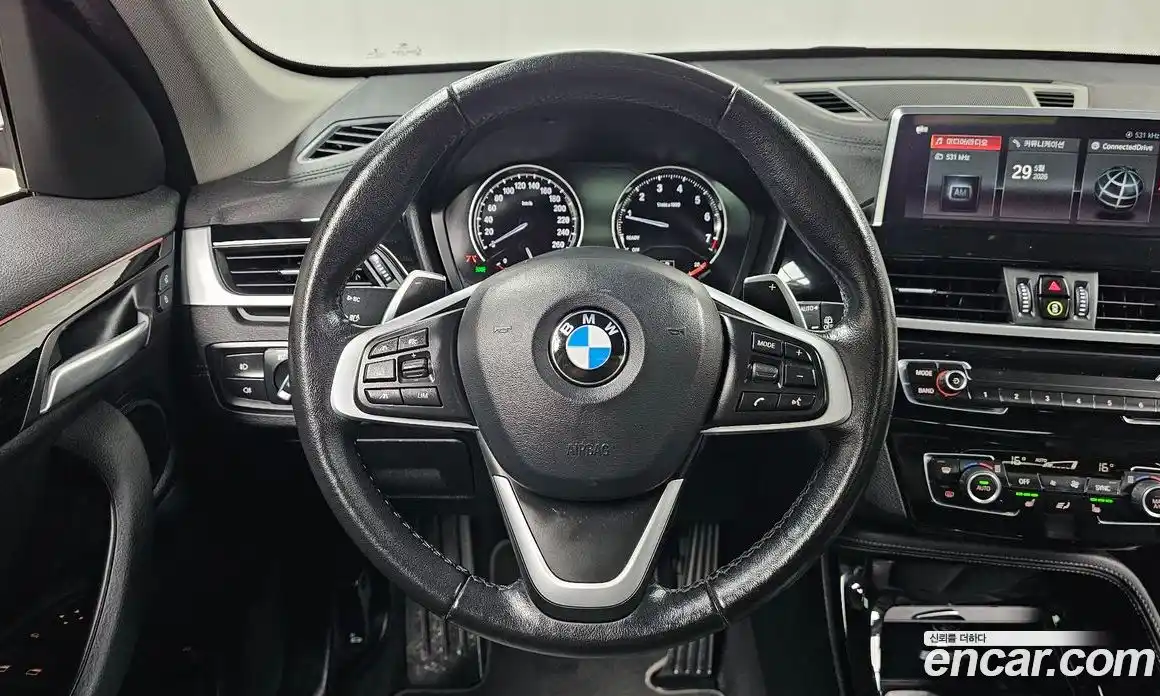 BMW X1 2022 2.0 автомат (гидро), фото 13