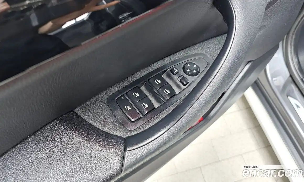 BMW X1 2022 2.0 автомат (гидро), фото 14