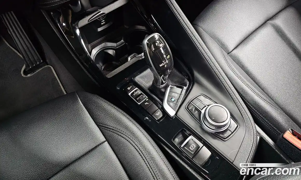 BMW X1 2022 2.0 автомат (гидро), фото 9