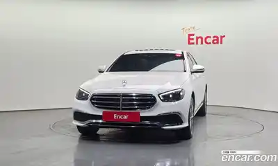 Mercedes-Benz E-Class 2023 2.0 автомат (гидро), миниатюра 3
