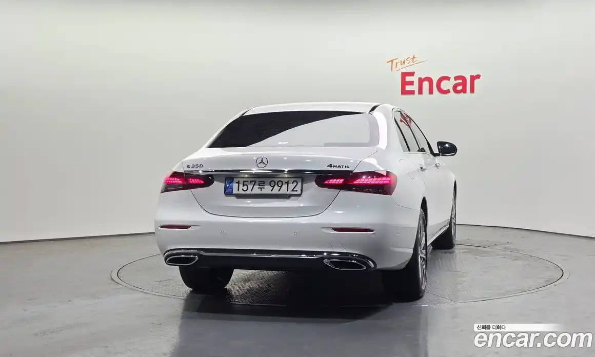 Mercedes-Benz E-Class 2023 2.0 автомат (гидро), фото 4