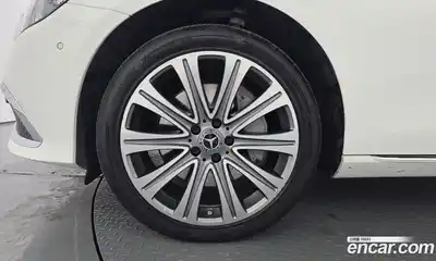 Mercedes-Benz E-Class 2023 2.0 автомат (гидро), миниатюра 5