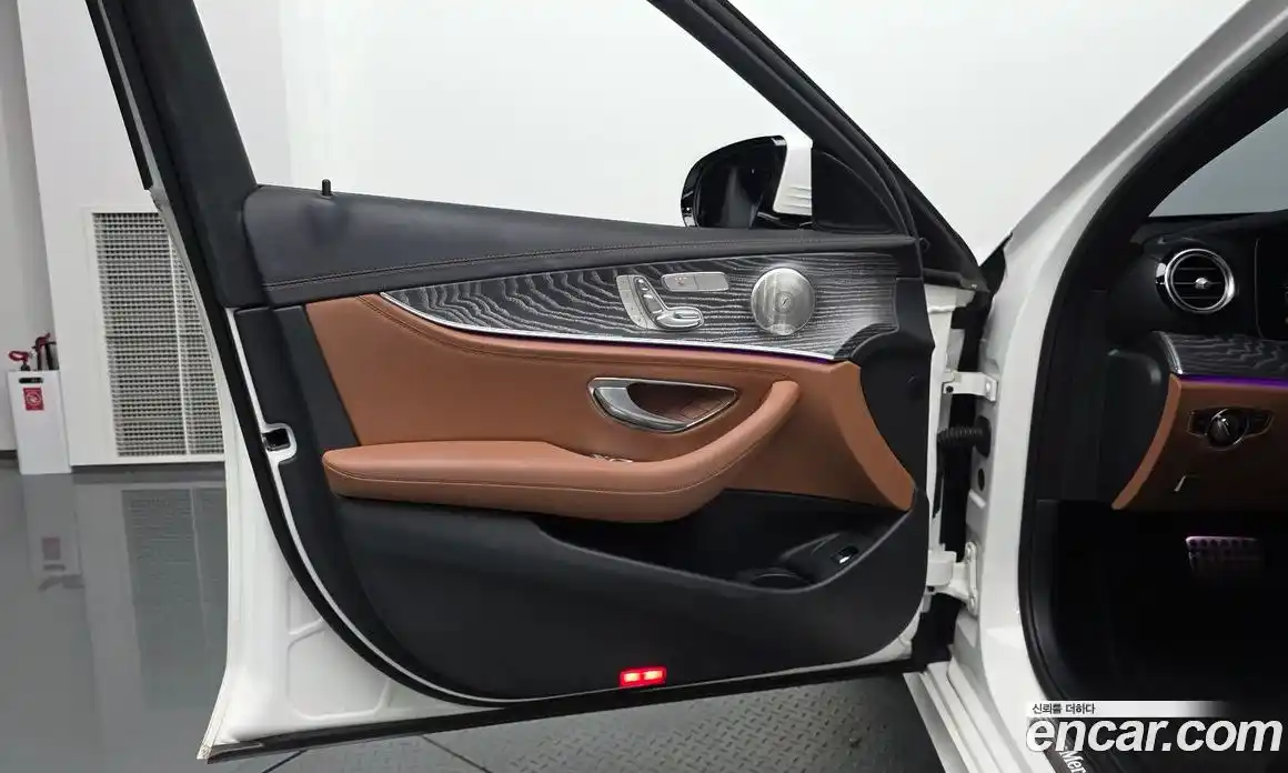 Mercedes-Benz E-Class 2021 2.0 автомат (гидро), фото 13