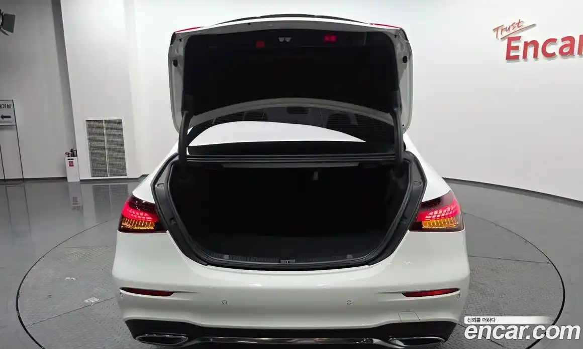 Mercedes-Benz E-Class 2021 2.0 автомат (гидро), фото 25