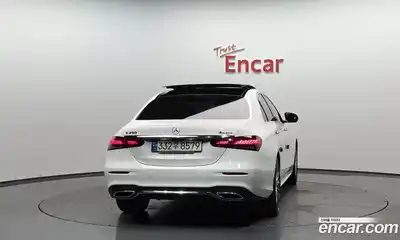 Mercedes-Benz E-Class 2021 2.0 автомат (гидро), миниатюра 3
