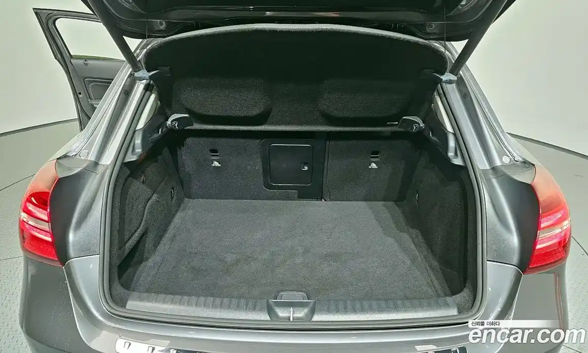 Mercedes-Benz GLA-Class 2019 2.0 гидро, фото 30 Mercedes-Benz GLA-Class 2019 2.0 гидро, фото 30