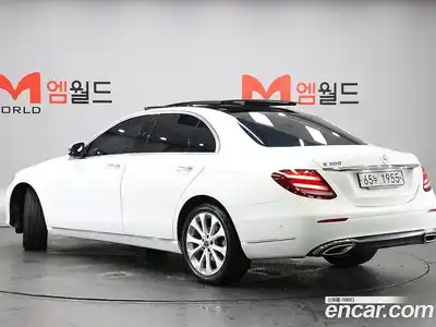 Mercedes-Benz E-Class 2019 2.0 автомат (гидро), миниатюра 2