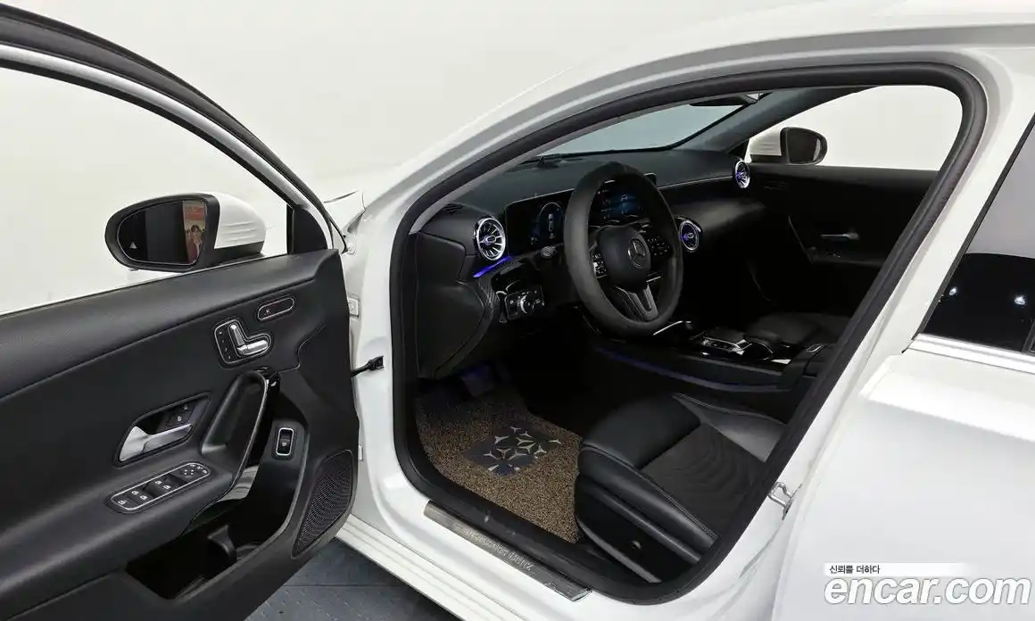 Mercedes-Benz A-Class 2020 2.0 гидро, фото 10 Mercedes-Benz A-Class 2020 2.0 гидро, фото 10