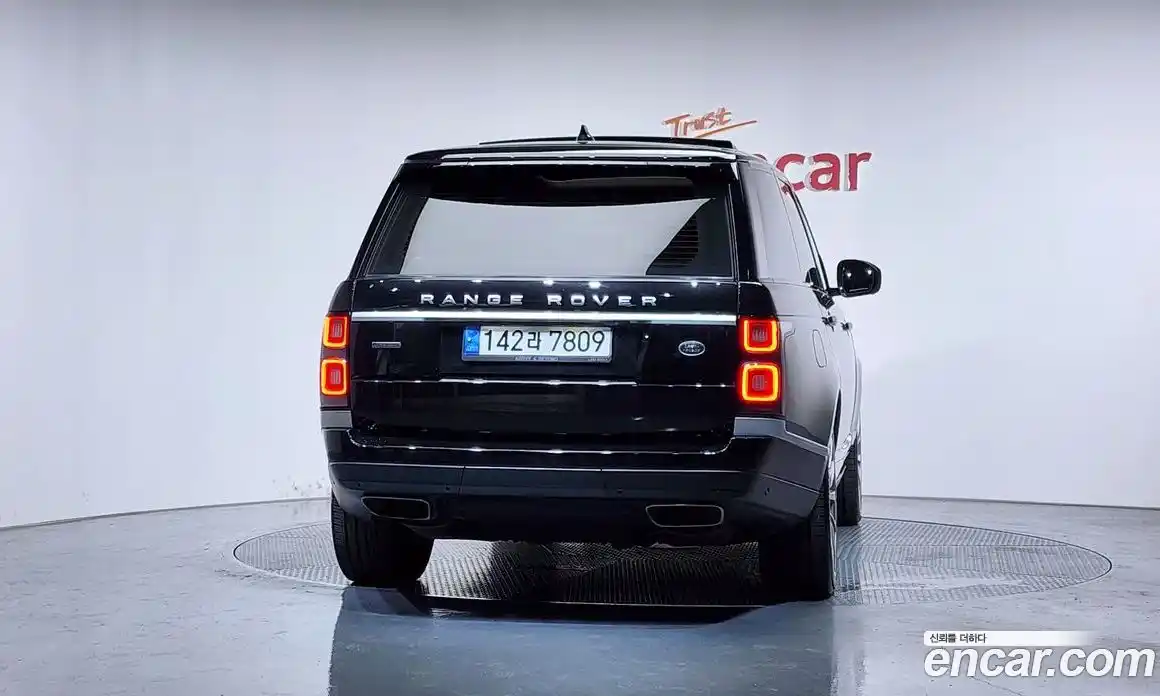 Land Rover Range Rover 2018 5.0 автомат (гидро), фото 4