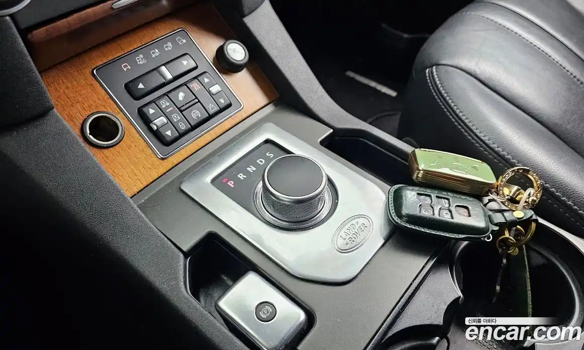 Land Rover Discovery 2015 3.0 автомат (гидро), фото 9