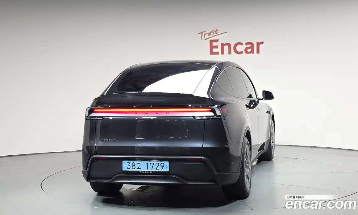 Tesla Model Y 2026 0.2 автомат (гидро), фото 3