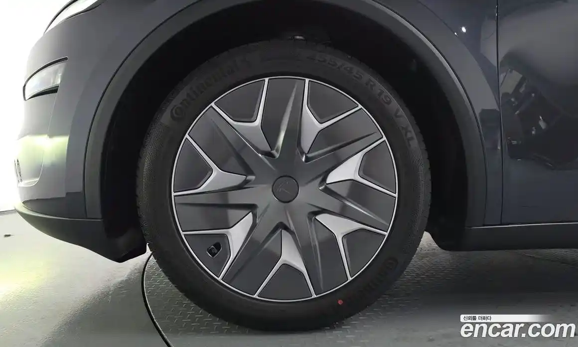 Tesla Model Y 2026 0.2 автомат (гидро), фото 4