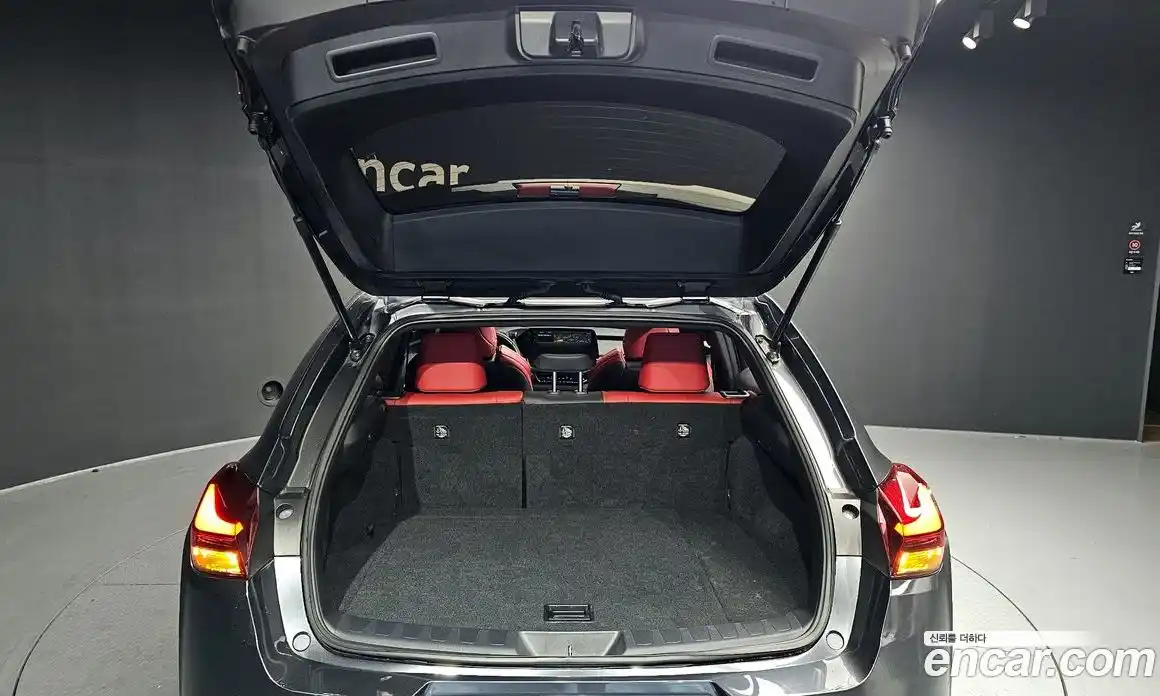 Lexus UX 2023 2.0 автомат (гидро), фото 26 Lexus UX 2023 2.0 автомат (гидро), фото 26