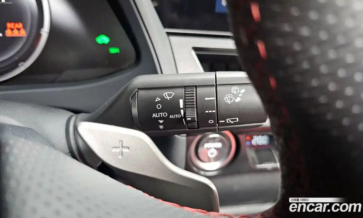 Lexus UX 2023 2.0 автомат (гидро), фото 29 Lexus UX 2023 2.0 автомат (гидро), фото 29