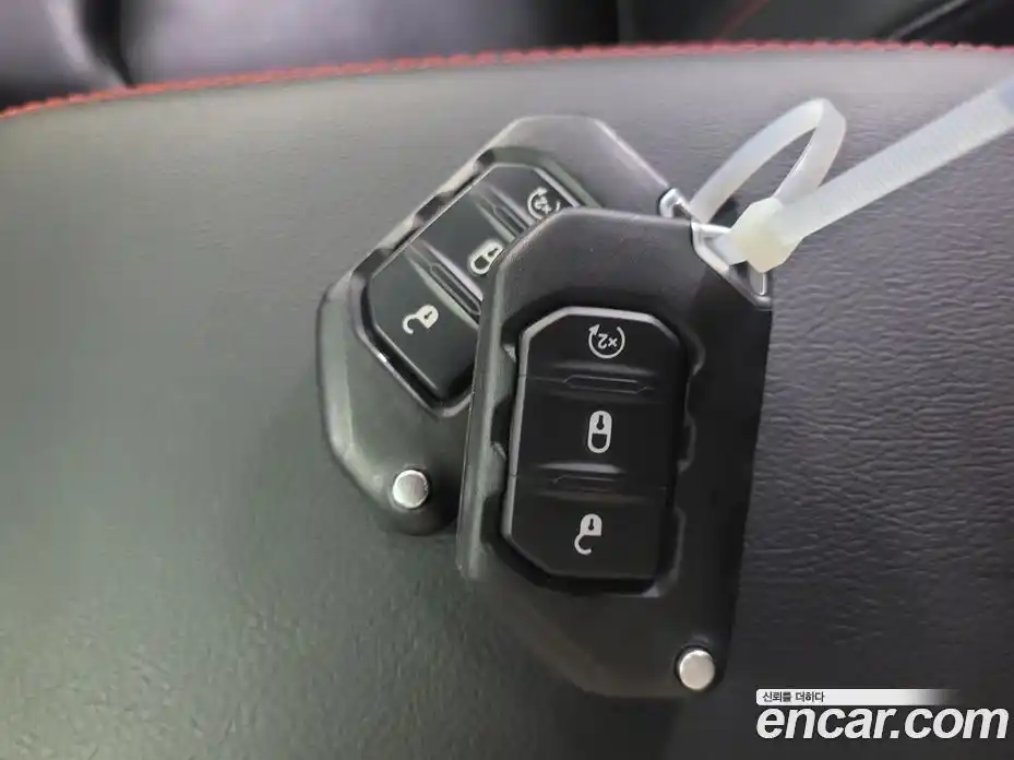Jeep Wrangler 2023 2.0 автомат (гидро), фото 14