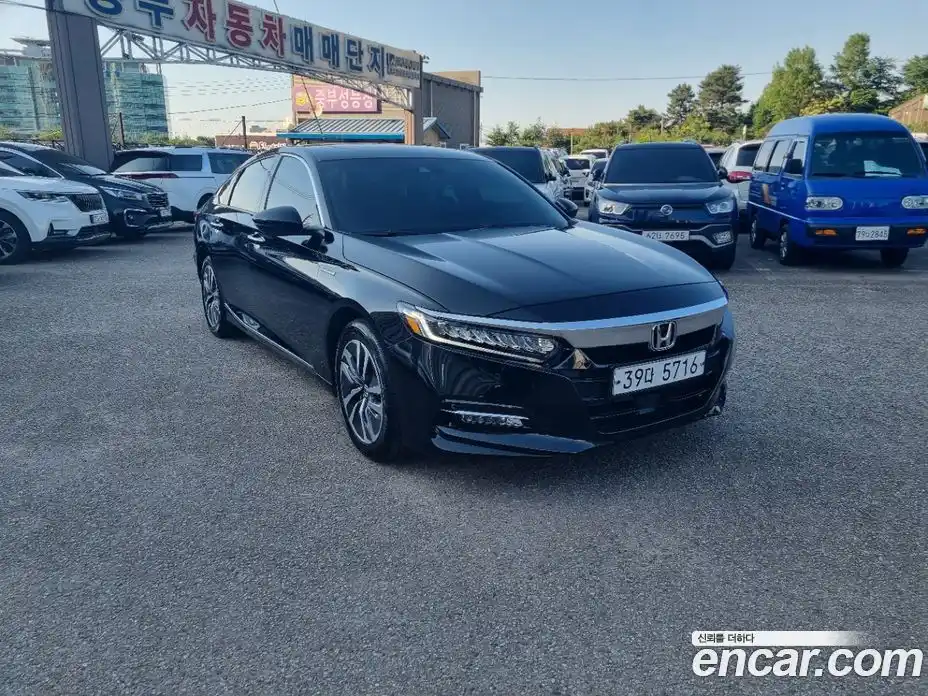 Honda Accord 2018 2.0 автомат (гидро), фото 3