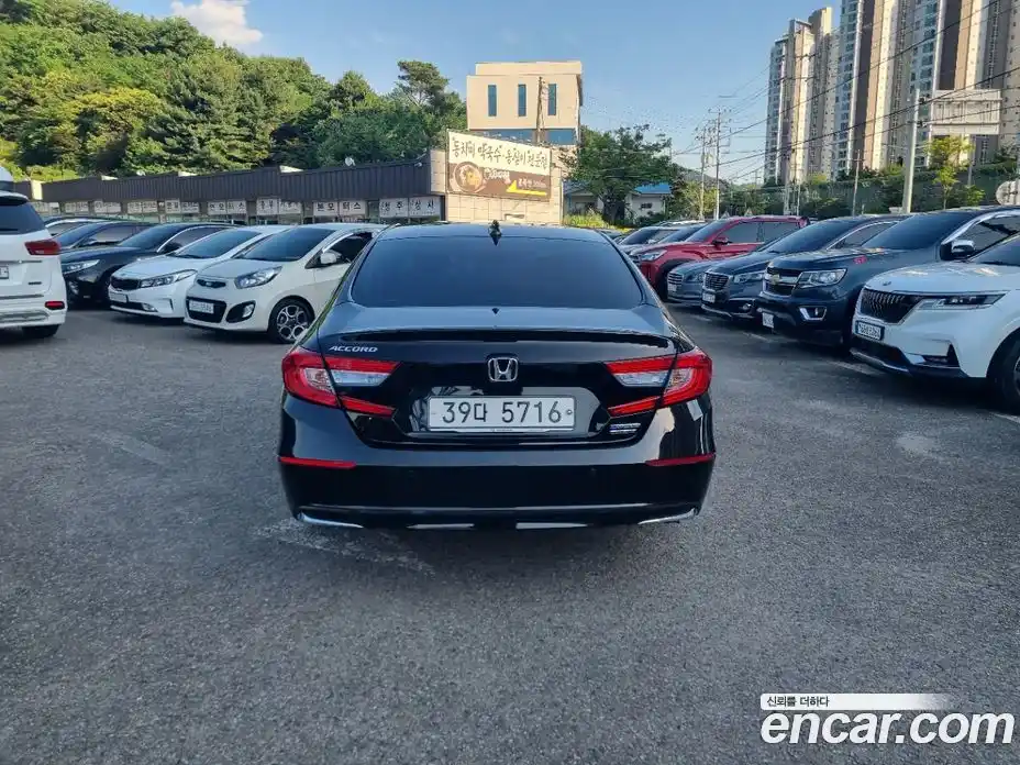 Honda Accord 2018 2.0 автомат (гидро), фото 6