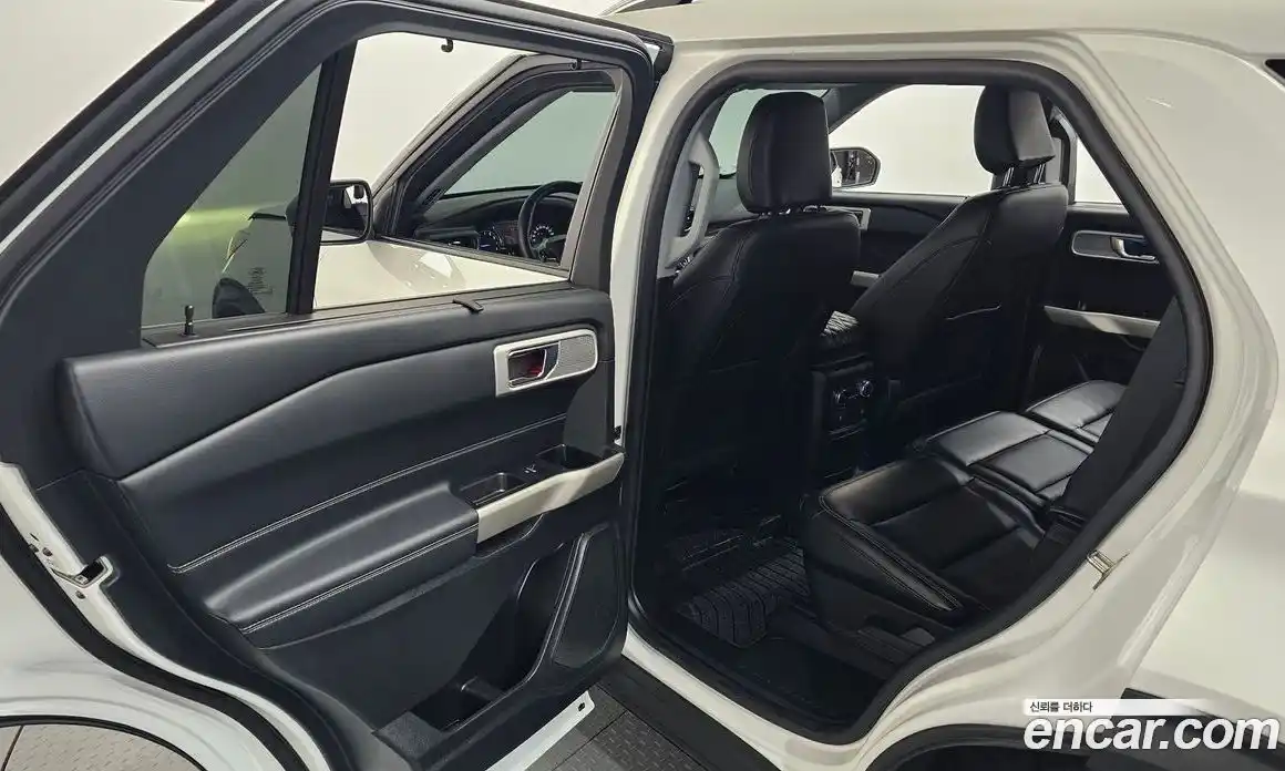 Ford Explorer 2022 2.3 автомат (гидро), фото 12