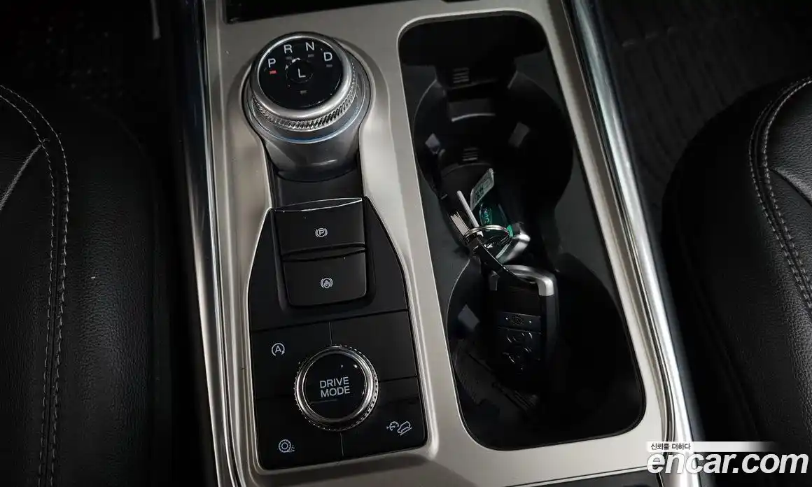 Ford Explorer 2022 2.3 автомат (гидро), фото 9