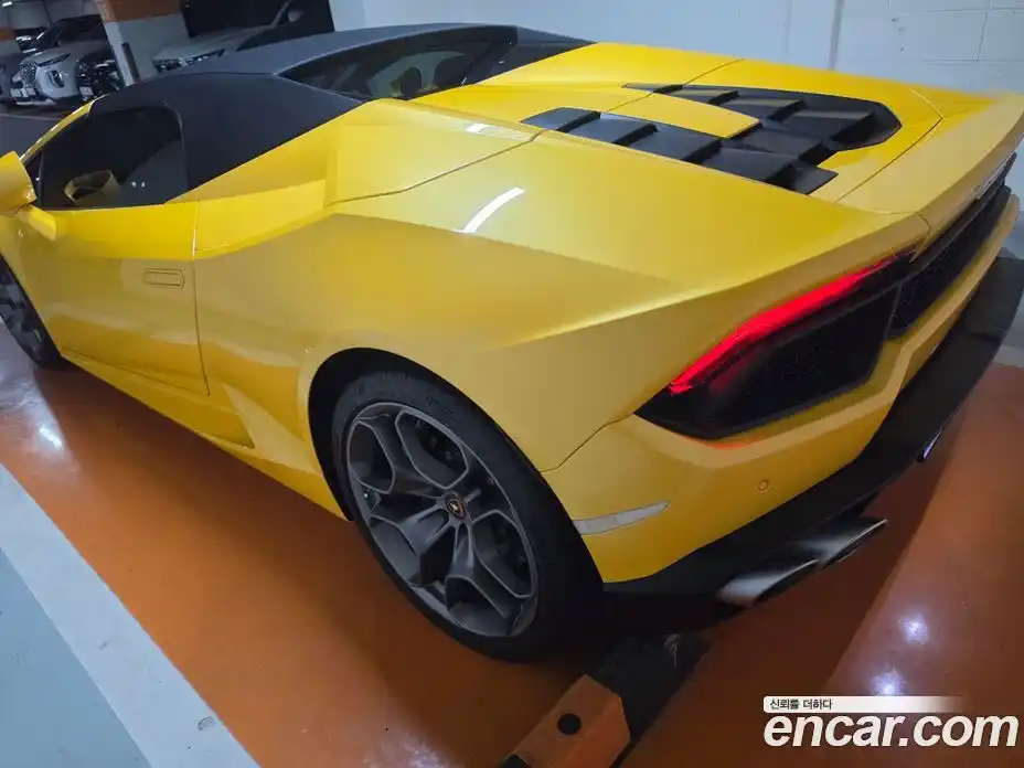 Lamborghini Huracan 2017 5.2 автомат (гидро), фото 4 Lamborghini Huracan 2017 5.2 автомат (гидро), фото 4