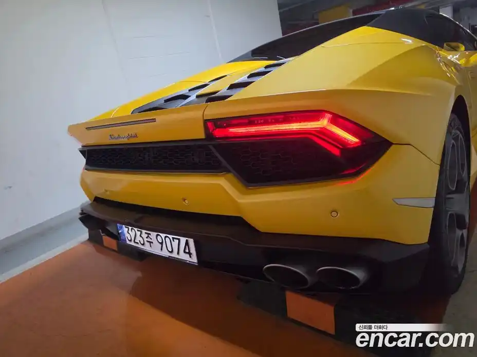 Lamborghini Huracan 2017 5.2 автомат (гидро), фото 7 Lamborghini Huracan 2017 5.2 автомат (гидро), фото 7