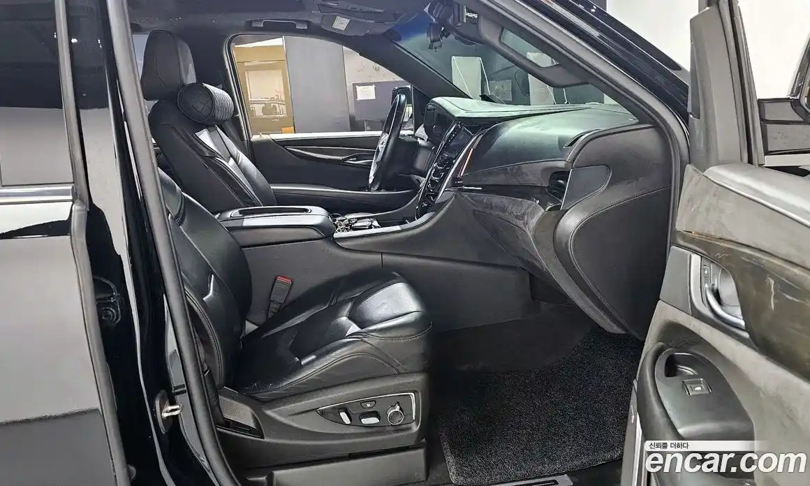 Cadillac Escalade 2019 6.2 автомат (гидро), фото 16 Cadillac Escalade 2019 6.2 автомат (гидро), фото 16