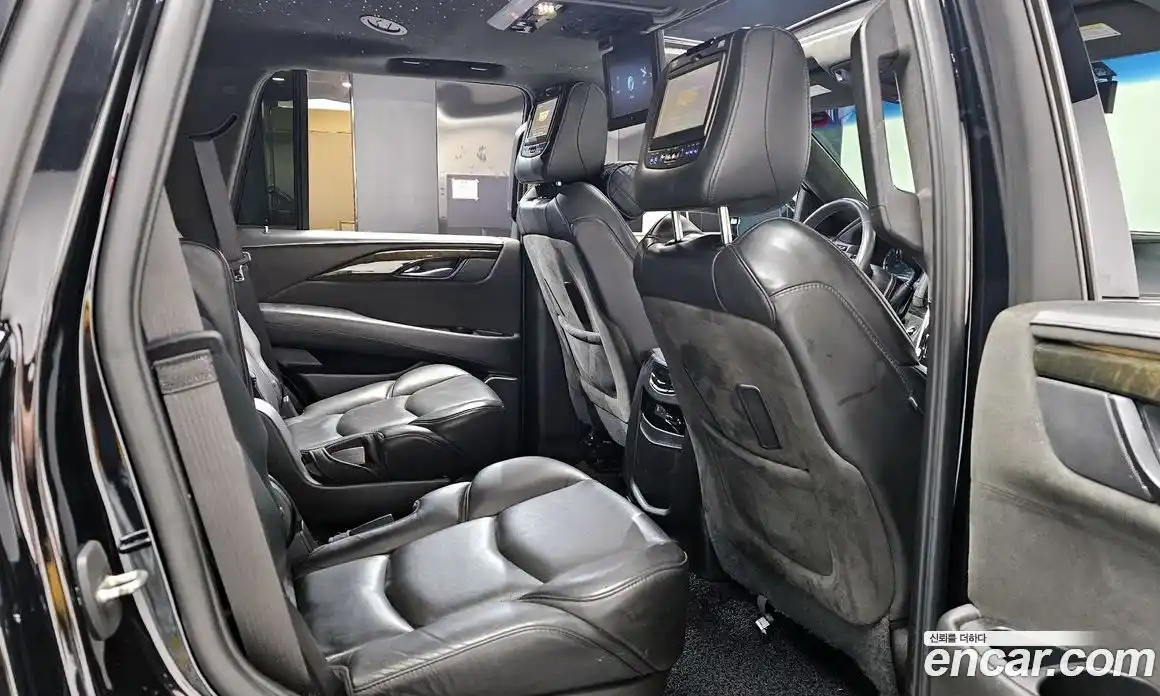 Cadillac Escalade 2019 6.2 автомат (гидро), фото 17 Cadillac Escalade 2019 6.2 автомат (гидро), фото 17