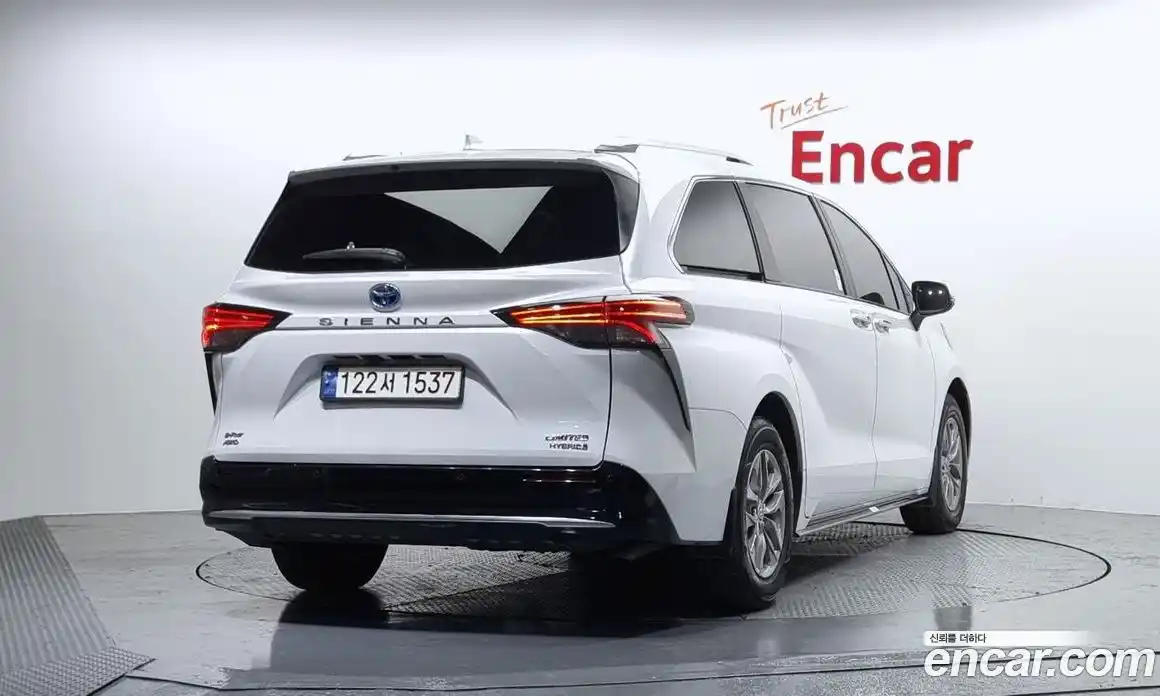 Toyota Sienna 2023 2.5 автомат (гидро), фото 2 Toyota Sienna 2023 2.5 автомат (гидро), фото 2